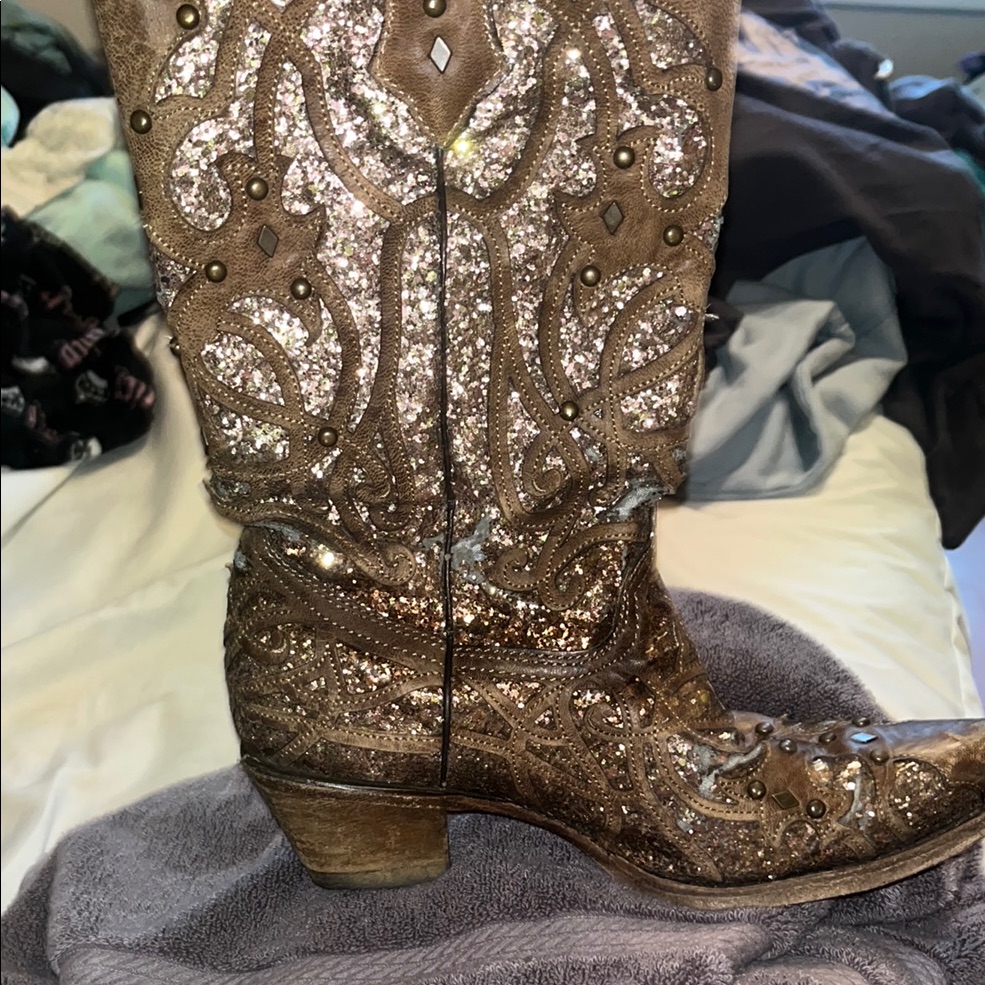 Corral Brown And Silver Heeled Boots With Intricate Design